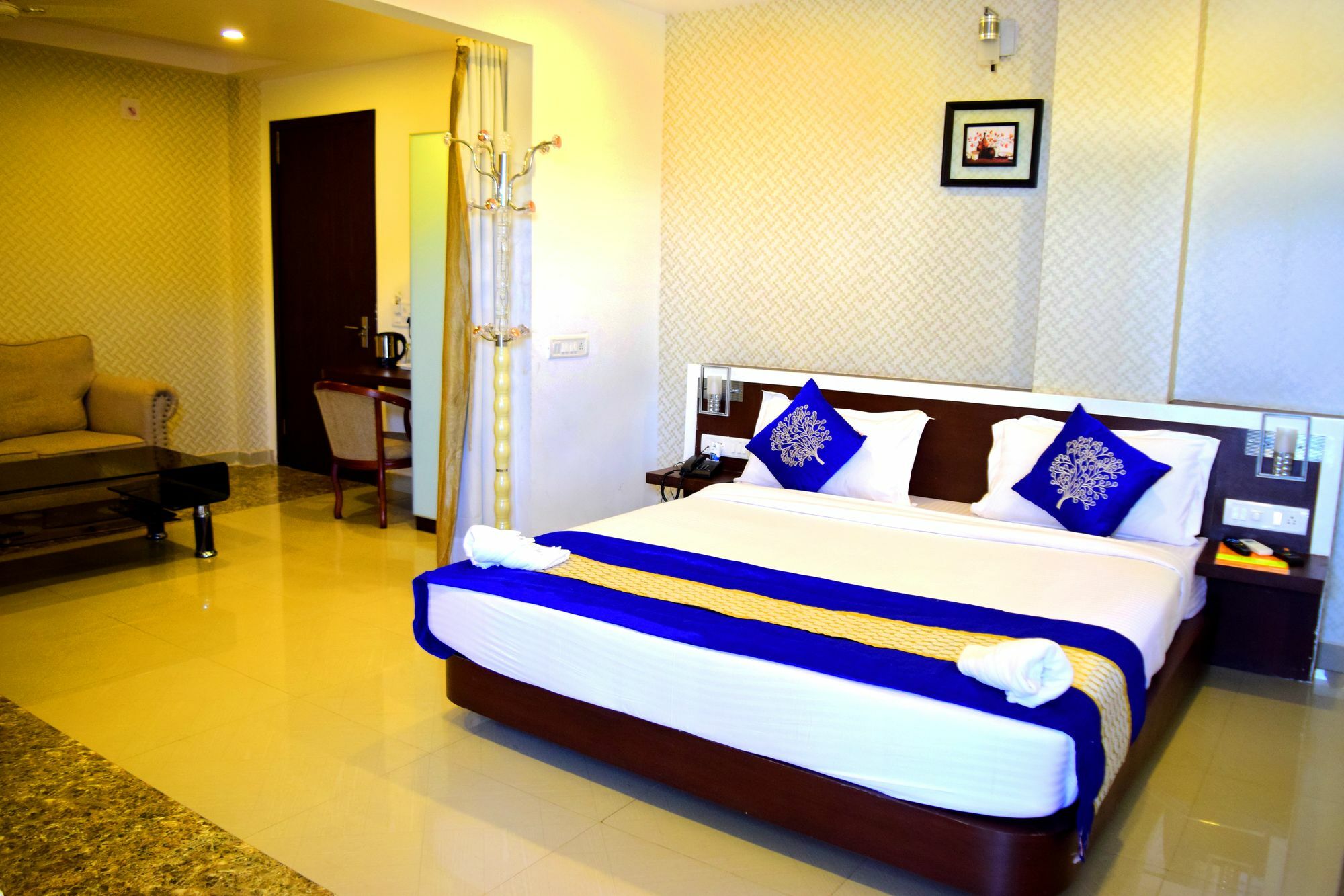 Hotel Landmark Bhubaneswar Esterno foto